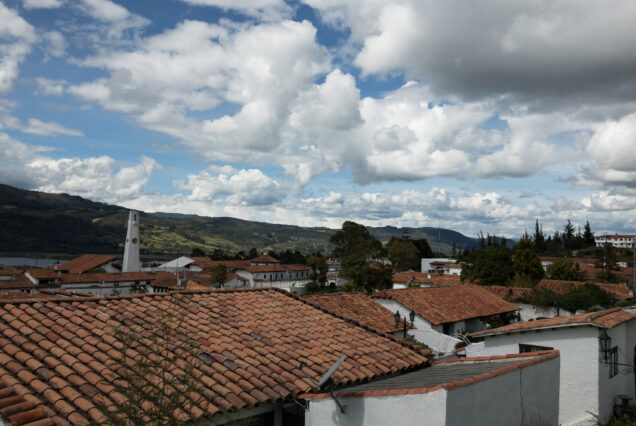 Cultural storytelling at Guatavita Lagoon with bilingual guide — part of the Salt Cathedral Tour from Bogotá