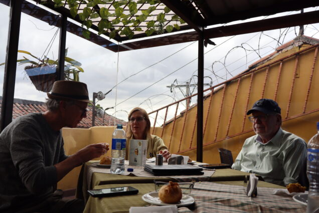 Authentic Colombian Breakfast in Historic Candelaria / Desayuno colombiano tradicional en restaurante típico de La Candelaria