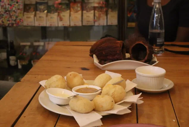 Bogota food tour: Cultural & Culinary Tour ;Carimañolas costeñas servidas en plato artesanal en Di Amato, Bogotá
